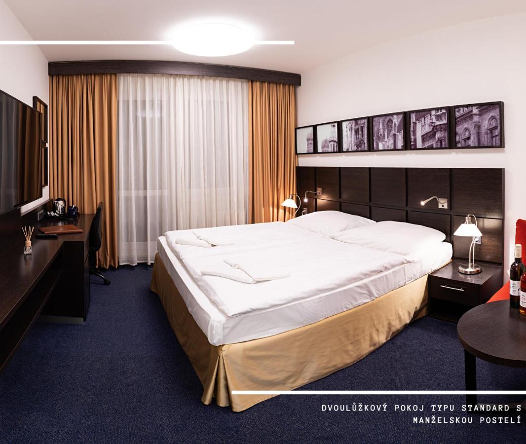 Hotel Kamzik *** Мала-Моравка Экстерьер фото