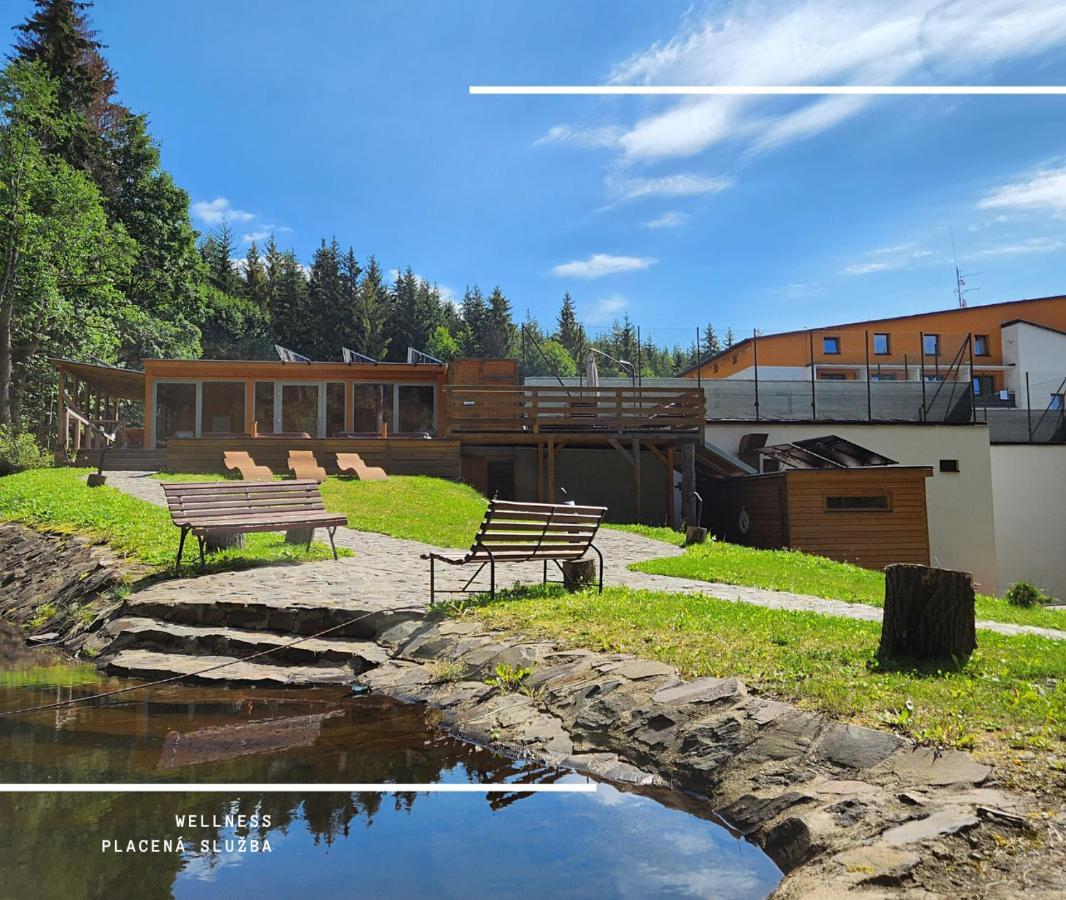 Hotel Kamzik *** Мала-Моравка Экстерьер фото