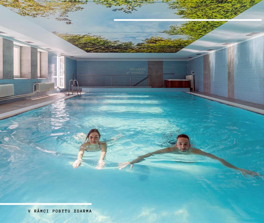 Hotel Kamzik *** Мала-Моравка Экстерьер фото