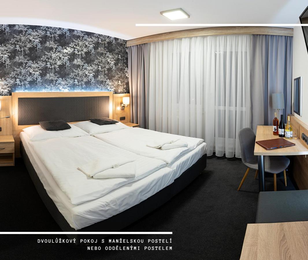 Hotel Kamzik *** Мала-Моравка Экстерьер фото