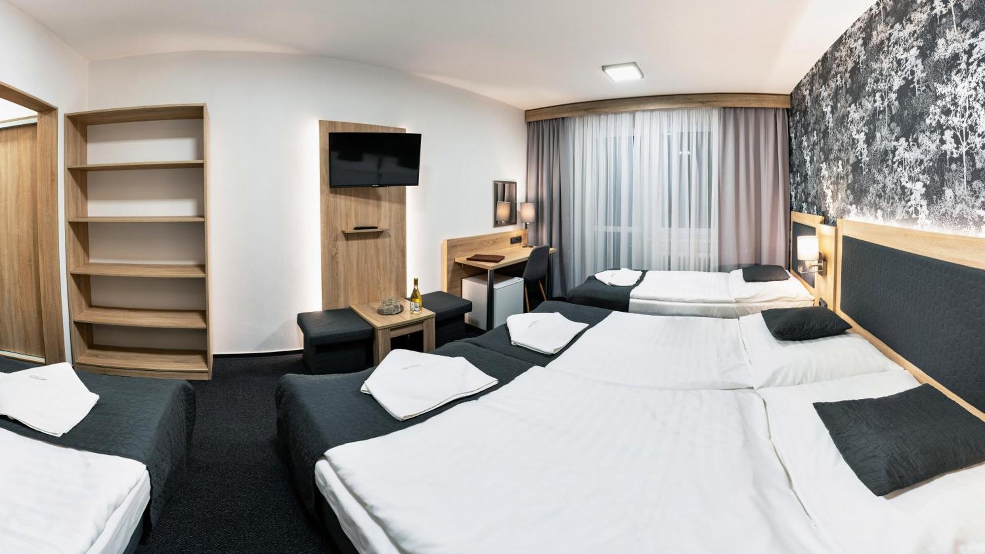 Hotel Kamzik *** Мала-Моравка Экстерьер фото